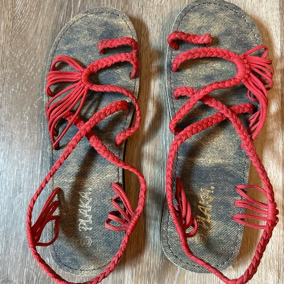 Plaka Boho Red Strappy Sandals - Picture 1 of 3